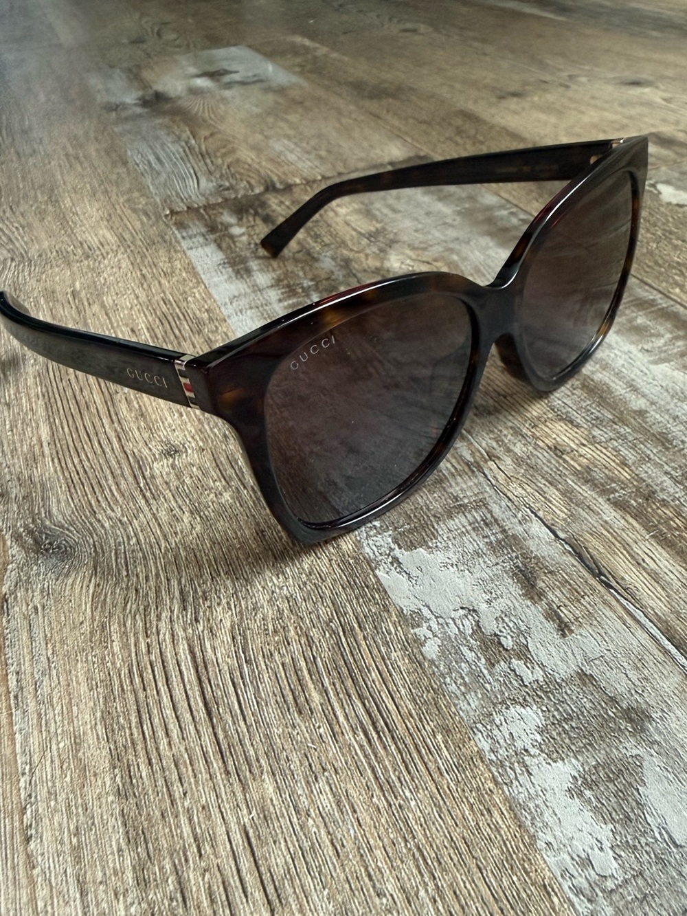 Gucci Women’s Tortoise Shell Oversized Sunglasses - GG0459SA 002 - Picture 3 of 9